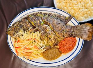 Poisson Frit Couple + Attiéké