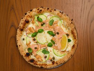 Піца з запеченим лососем for two (820г)