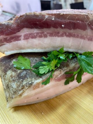 Słonina z warstwą mięsa i czosnkiem 350-400g