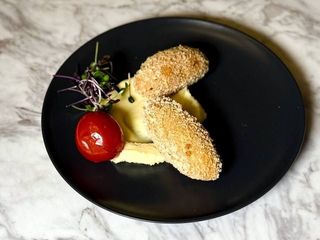 Котлета по-київськи з картопляним пюре (290g)