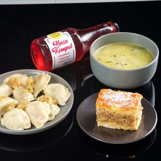 Pierogi + zupa Pierogi Cioci Uli (ser i pieczarki)