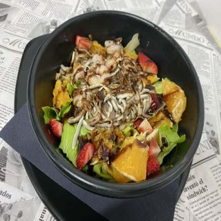 Ensalada Templada De Gulas Y Gambas (Para 1 Persona)