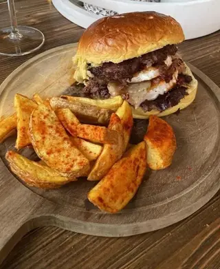 BURGUER CECINA