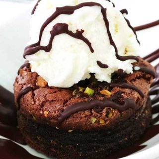Brownie con pistacho (sin helado)