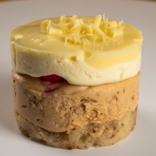 Monoporţia tortul casei