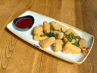 Сулугуні фрі (200/50г)