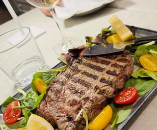 Bistecca di manzo con contorno