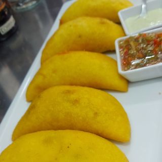 5 Empanadas Carne Mechada 