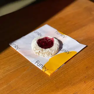 Galleta De Almendra Con Mermelada Casera