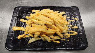 Patatine fritte  con salsa Cheddar