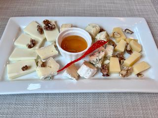 СИРНЕ ПЛАТО (180g)