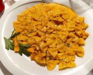Farfalle al Salmone