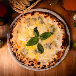 Pizza 4 Formaggi