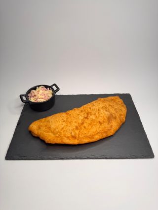 Langoș cu cașcaval și șuncă