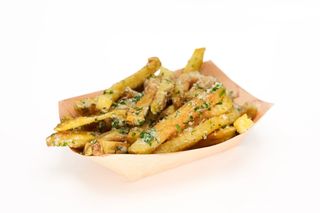 Cartofi cu allioli, pătrunjel și parmezan
