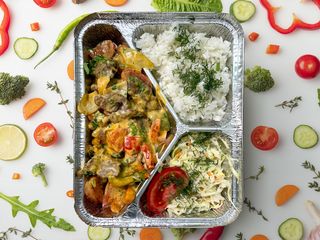 Говядина с соусом Карри с гарниром