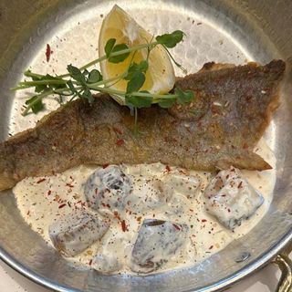 ФІЛЕ ФОРЕЛІ з білими грибами та вершковим соусом 