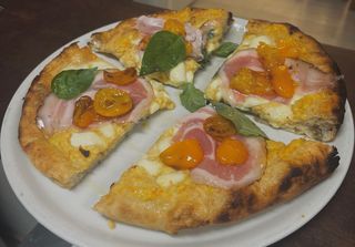 Pizza fritta e forno doppia cottura datterino giallo