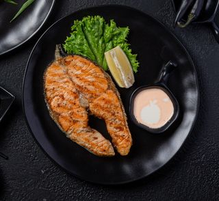 Семга в сливочно-икорном соусе  (300 г)