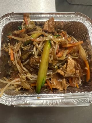 Spaghetti di soia con manzo 牛肉粉丝