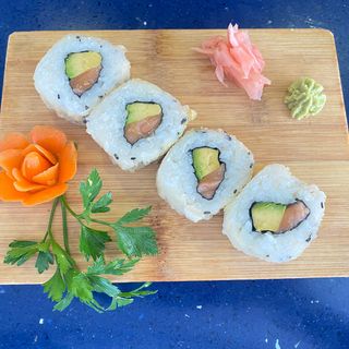 C12-Sushi fritos salmón aguacate 