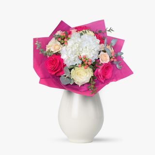 Buchet cu trandafiri si hortensia