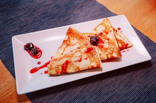 Clatita cu dulceata de visine