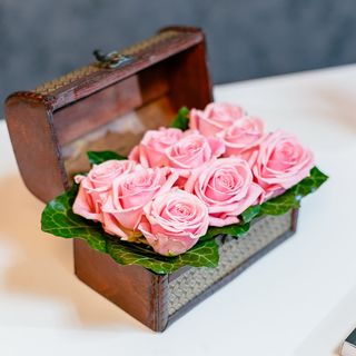 Mini Lădiță cu Trandafiri Roz