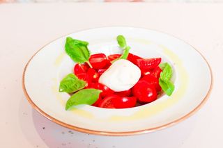 Caprese con burrata salata
