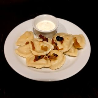 Вареники з картоплею та сметаною