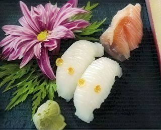 Nigiri de calamar (2 uds.)