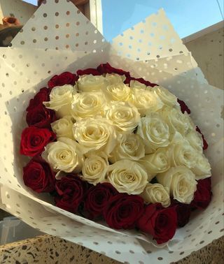 Romeo & Juliet Bouquet – 35 Roses