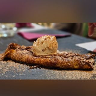 Panqueque De Manzana Flameado