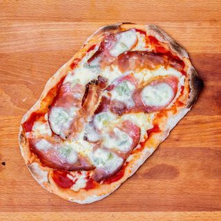 Pinsa Speck e Gorgonzola