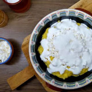 Branză cu smântână și mămăliguță