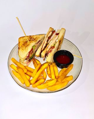 Club sendvič Pastis