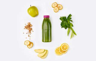 Detox смузі селера,огірок,яблуко,лимон,м'ята