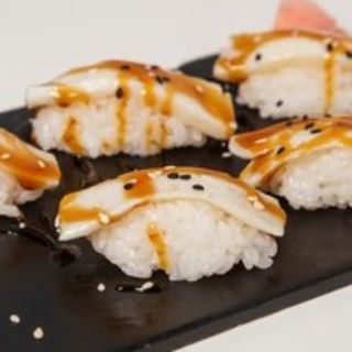 24A. Nigiri De Pez Mantequilla Flambeado (2 Pzs.)