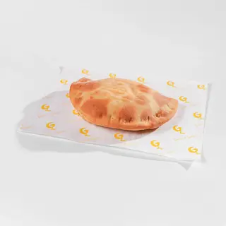 Panzerotto pomodoro e mozzarella
