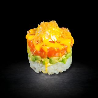 103. Tàrtar D'Arròs Amb Salmó I Salsa De Mango (1 Ud.)