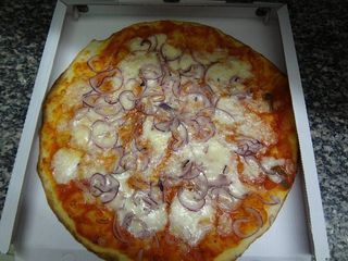 Pizza gorgonzola e cipolla