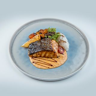 Филе семги с овощным соте (400г)