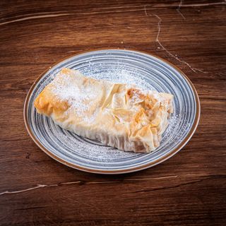 Lisnata pita sa jabukama