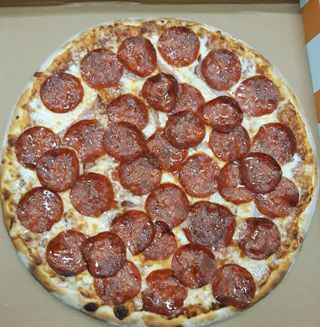 Pepperoni Pizza Ø 40cm