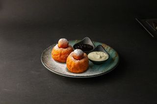 Papanasi cu dulceata si smantana﻿