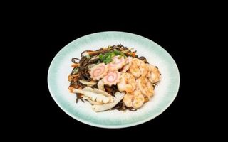 24 - Spaghetti di soba saltati in padella ai frutti di mare