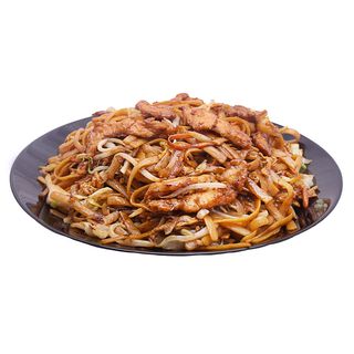 33. Пържени спагети с пилешко и зеленчуци (700гр)