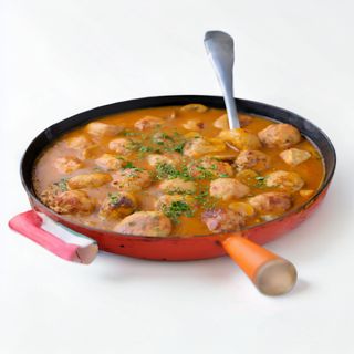 Albóndigas De Pollo En Salsa De Champiñones