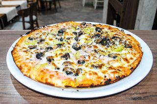 Пица Капричоза