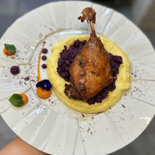 Pulpa de rata la cuptor, varza calita picanta, piure de cartofi